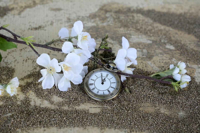 Time Weaver's Hourglass